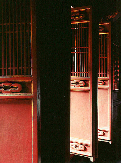 Hanoi, Temple of Literature doors